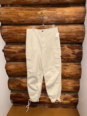 💗NWOT Alice + Olivia Cream High-Rise Jeans